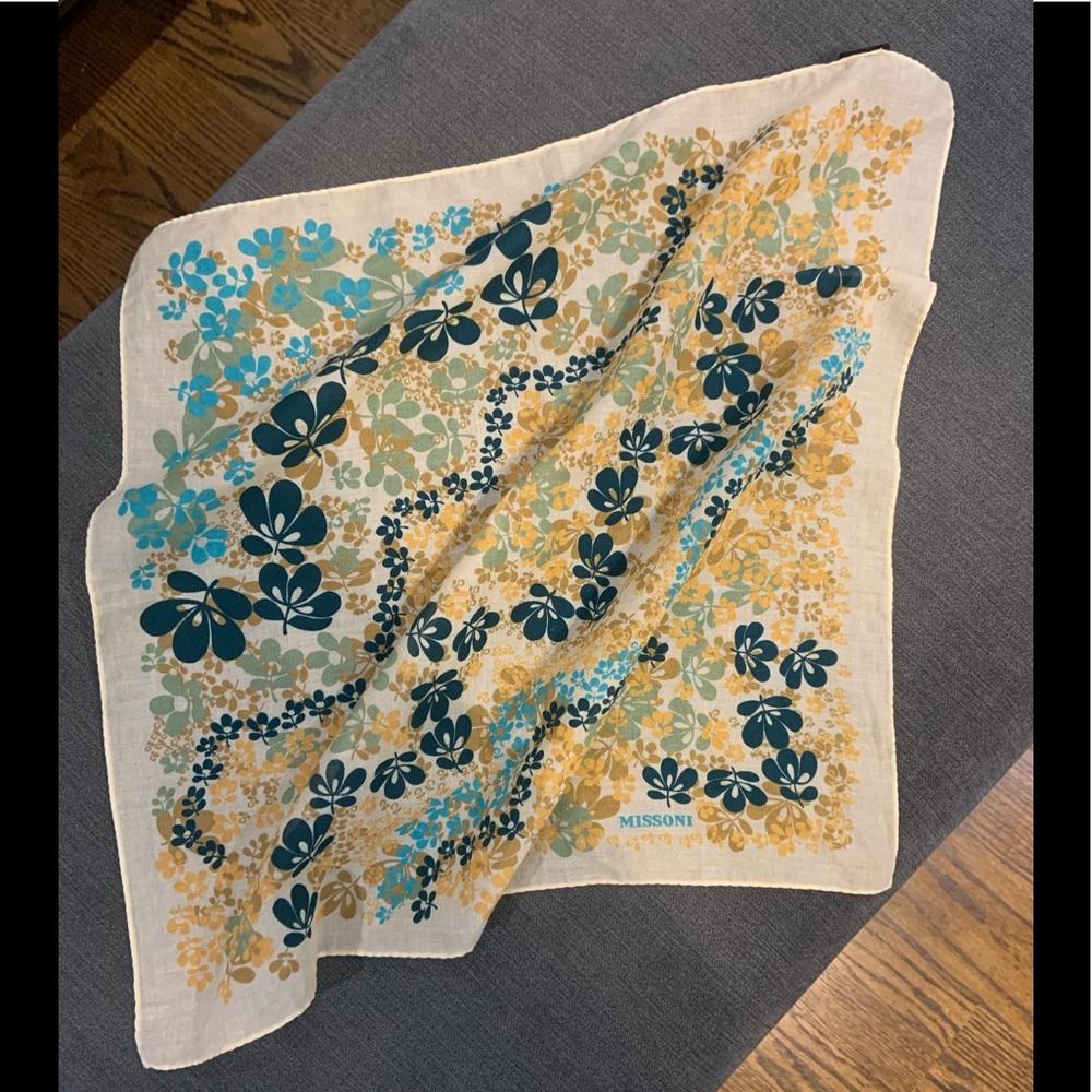 MISSONI✨beautiful floral scarf
